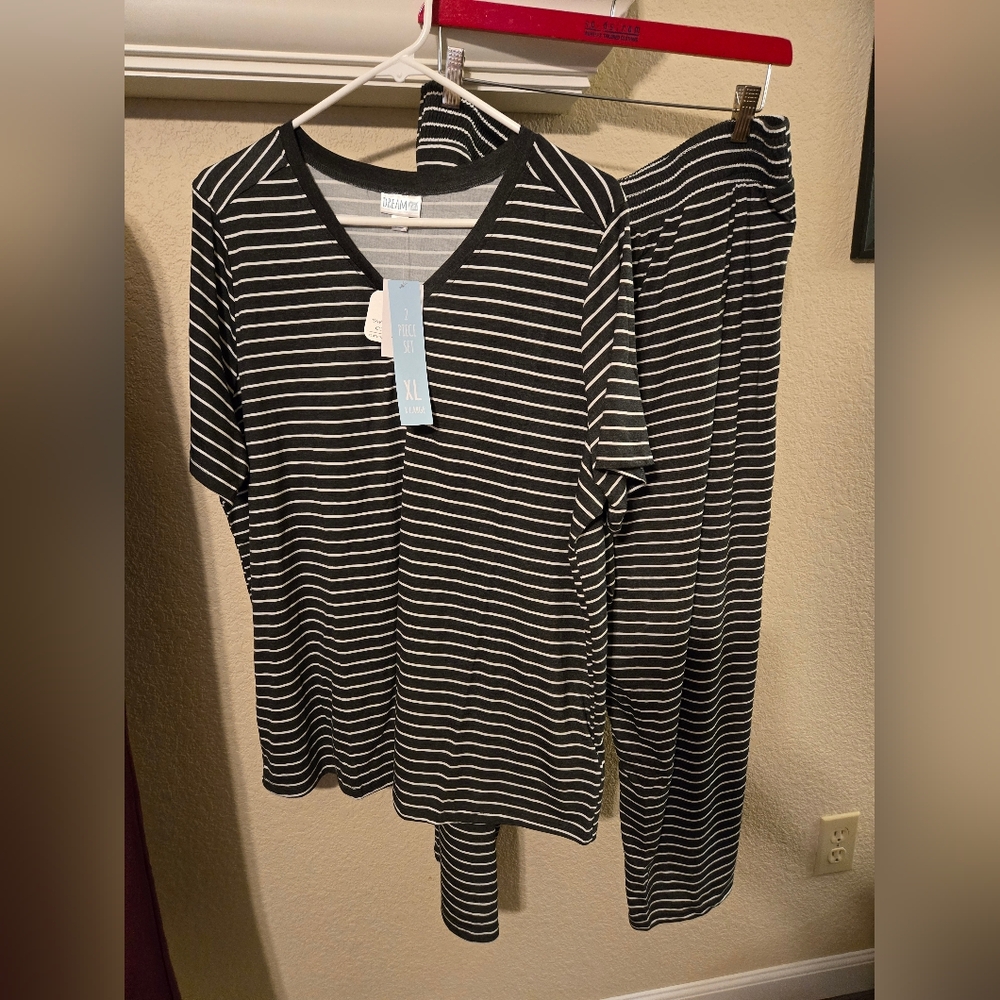 LulaRoe Dream Wear Charcoal and White Striped Pajama Set, Size XL